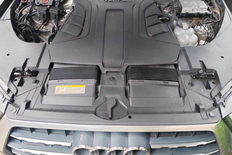 Used Audi Q7 2016 45 TFSI Technology Edition Engine Bay