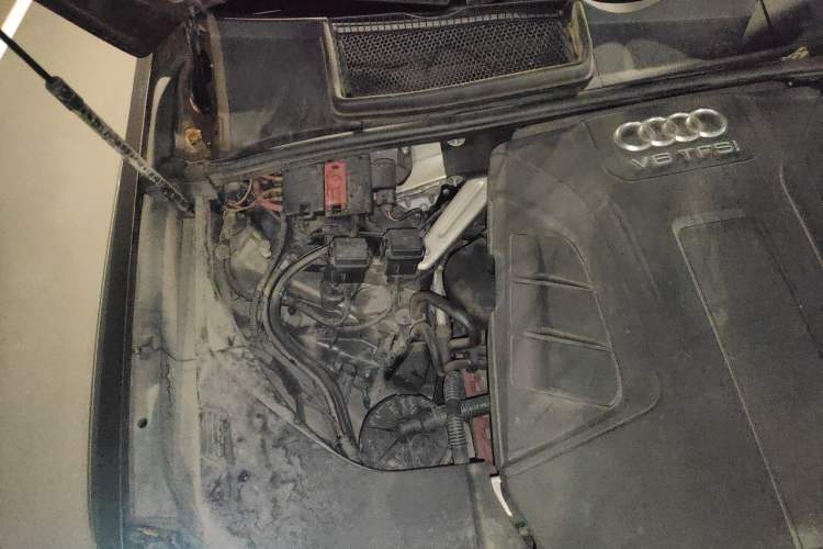 Used Audi Q7 2016 45 TFSI S line Sport Edition Engine Bay Right