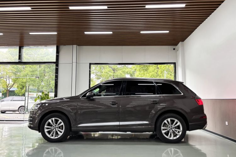 Used Audi Q7 2016 40 TFSI Comfort Model Exterior 4