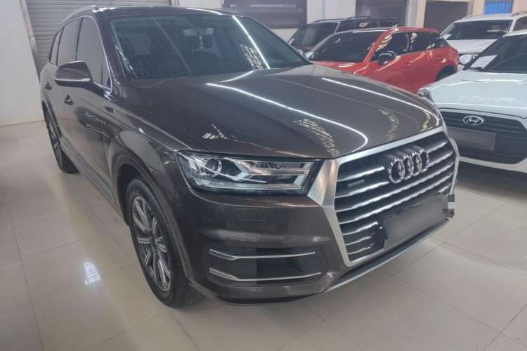Used Audi Q7 2016 45 TFSI Technology Edition Front Right 45 Deg