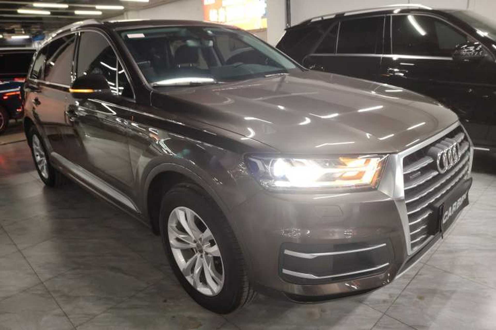 Used Audi Q7 2016 40 TFSI Comfort Model Front Right 45 Deg