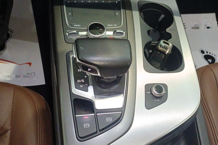 Used Audi Q7 2016 40 TFSI S line Sport Edition Gear Lever