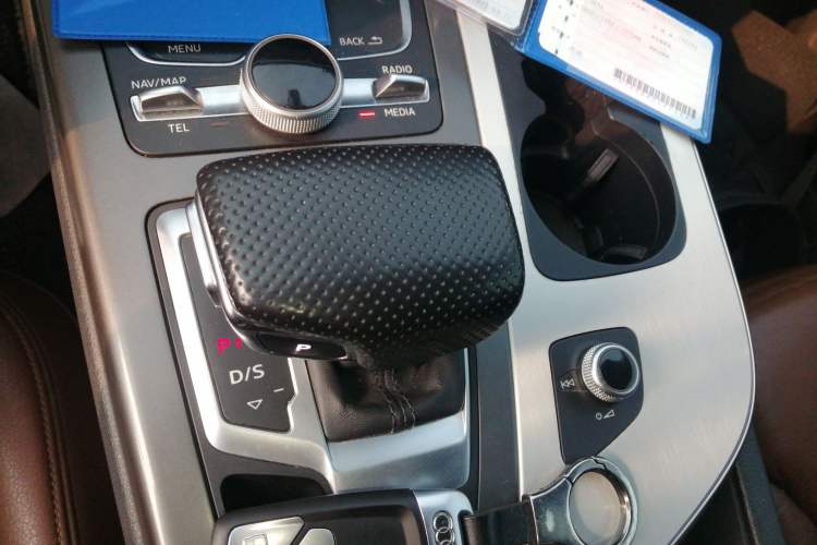 Used Audi Q7 2016 40 TFSI Comfort Model Gear Lever