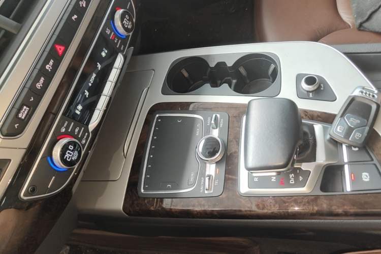 Used Audi Q7 2016 45 TFSI S line Sport Edition Gear Lever