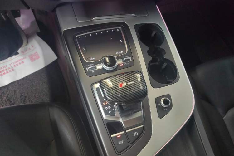 Used Audi Q7 2016 45 TFSI Technology Edition Gear Lever