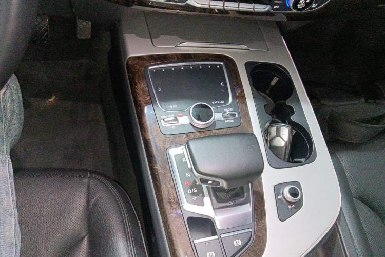Used Audi Q7 2016 45 TFSI S line Sport Edition Gear Lever