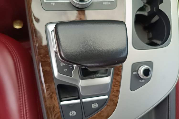 Used Audi Q7 2016 45 TFSI S line Sport Edition Gear Lever
