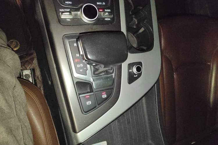 Used Audi Q7 2016 45 TFSI S line Sport Edition Gear Lever