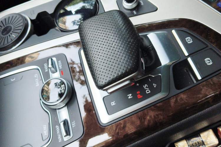 Used Audi Q7 2016 45 TFSI S line Sport Edition Gear Lever
