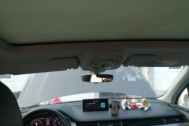 Used Audi Q7 2016 40 TFSI Comfort Model Headliner