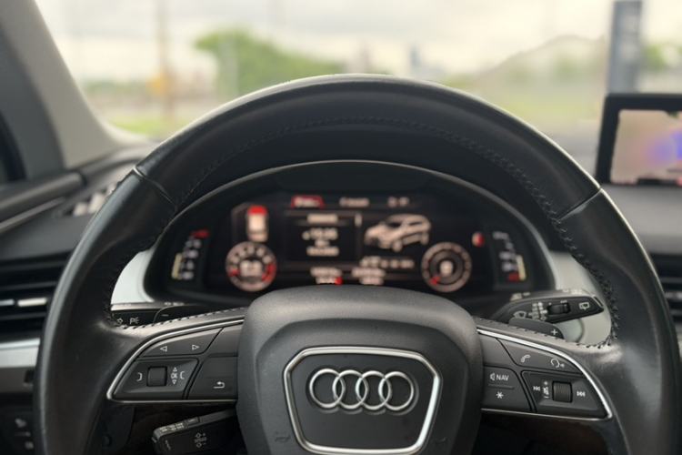 Used Audi Q7 2016 45 TFSI S line Sport Edition Interior 1
