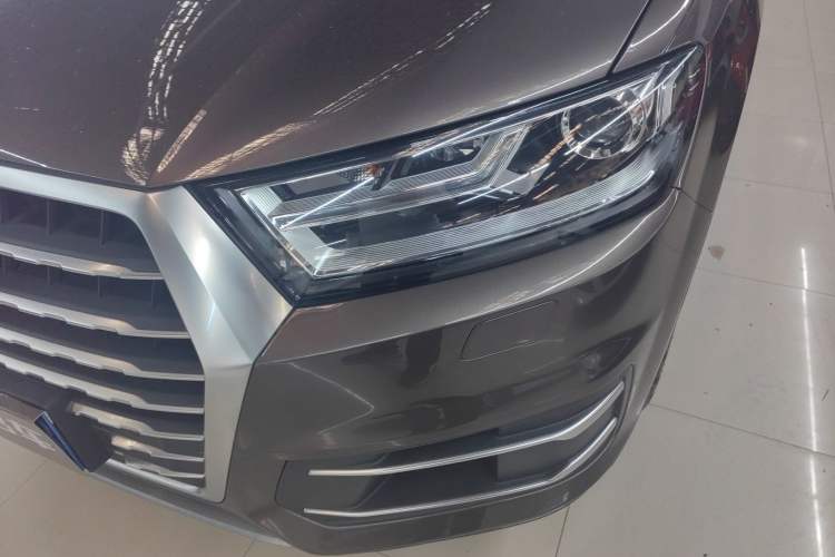 Used Audi Q7 2016 45 TFSI Technology Edition Left Front Headlight