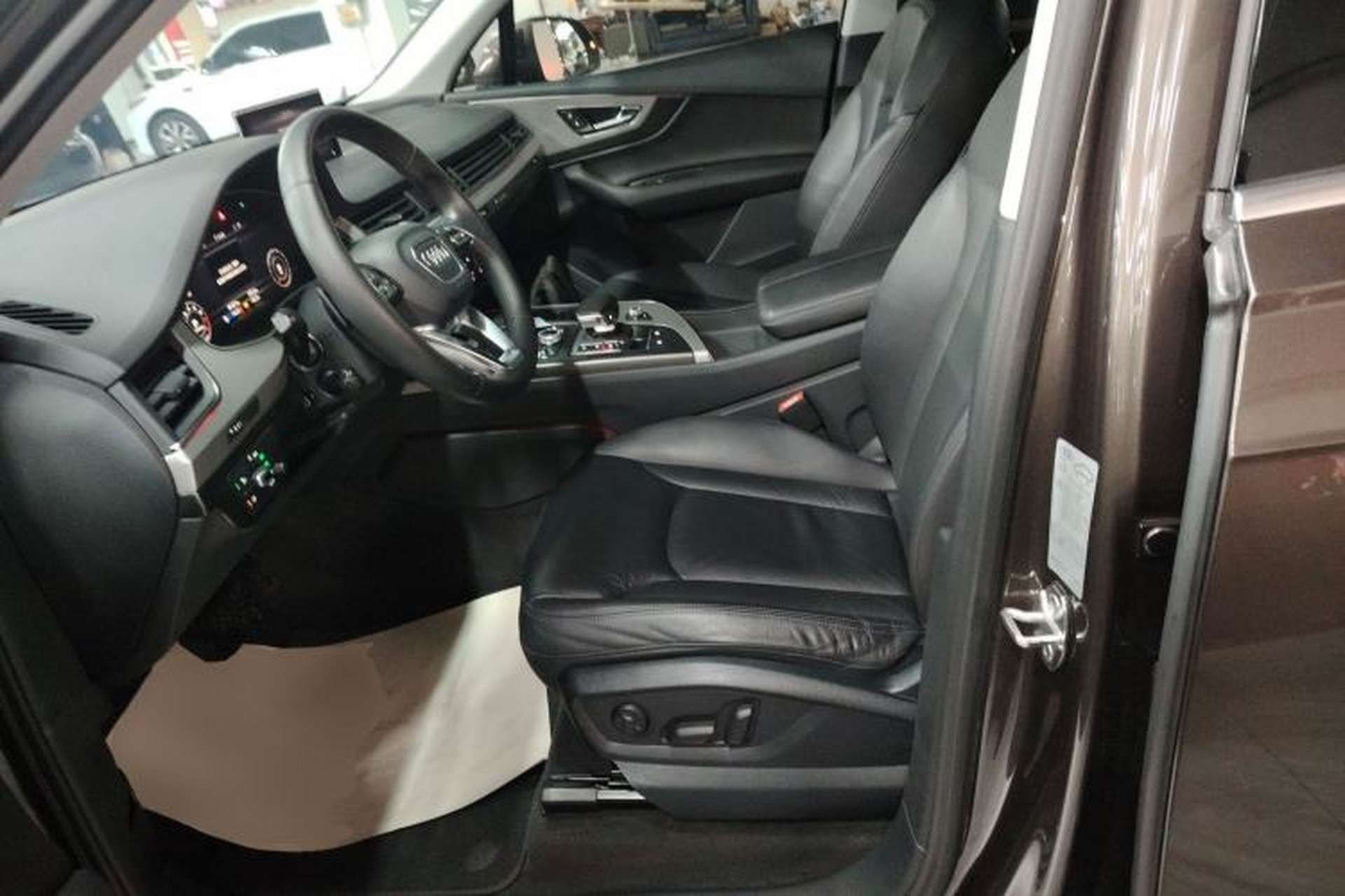 Used Audi Q7 2016 40 TFSI Comfort Model Left Front Seat