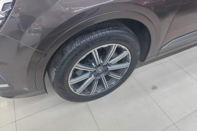 Used Audi Q7 2016 45 TFSI Technology Edition Left Front Wheel Hub