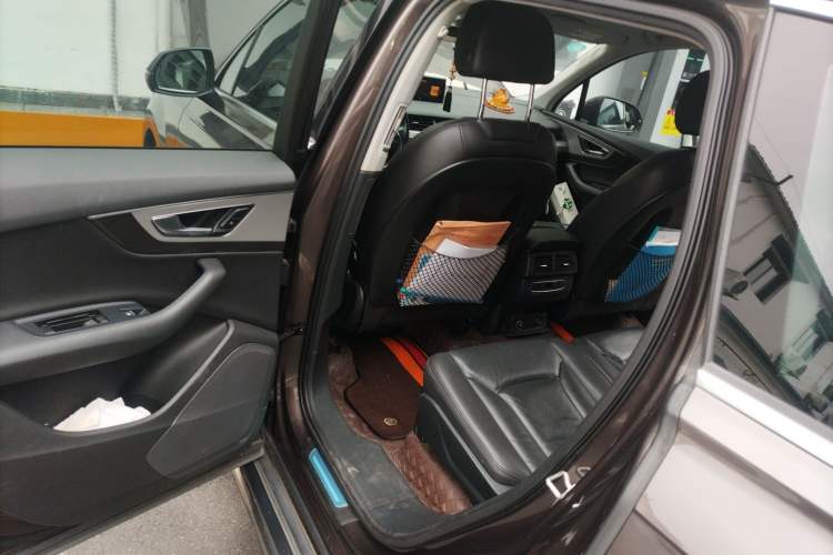 Used Audi Q7 2016 45 TFSI Technology Edition Left Rear Seat