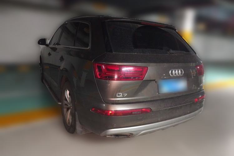 Used Audi Q7 2016 40 TFSI Comfort Model Rear Left 45 Deg