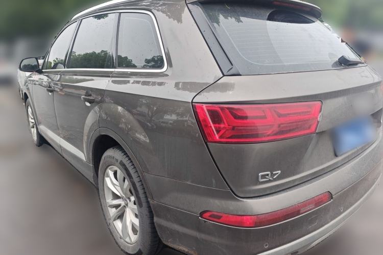 Used Audi Q7 2016 40 TFSI Comfort Model Rear Left 45 Deg