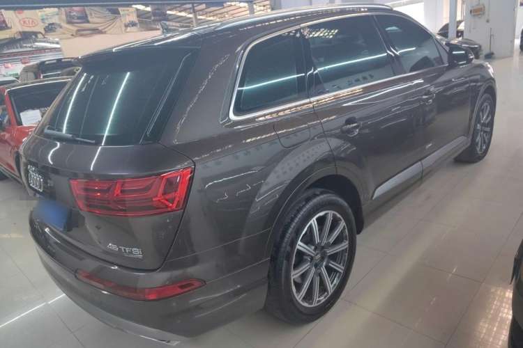 Used Audi Q7 2016 45 TFSI Technology Edition Rear Right 45 Deg