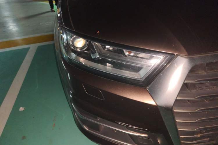 Used Audi Q7 2016 40 TFSI Comfort Model Right Front Headlight