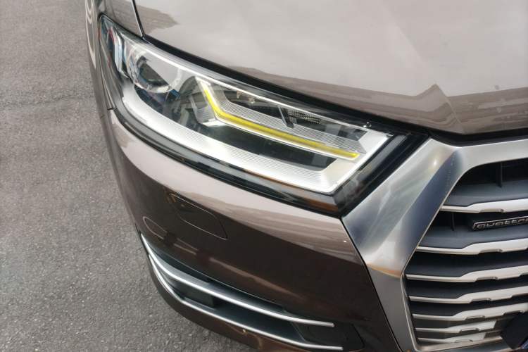 Used Audi Q7 2016 45 TFSI Technology Edition Right Front Headlight