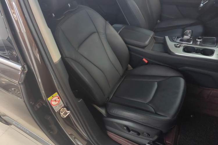 Used Audi Q7 2016 45 TFSI Technology Edition Right Front Seat