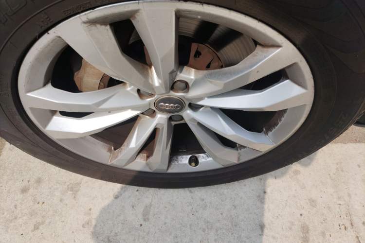 Used Audi Q7 2016 45 TFSI Technology Edition Right Front Wheel Hub