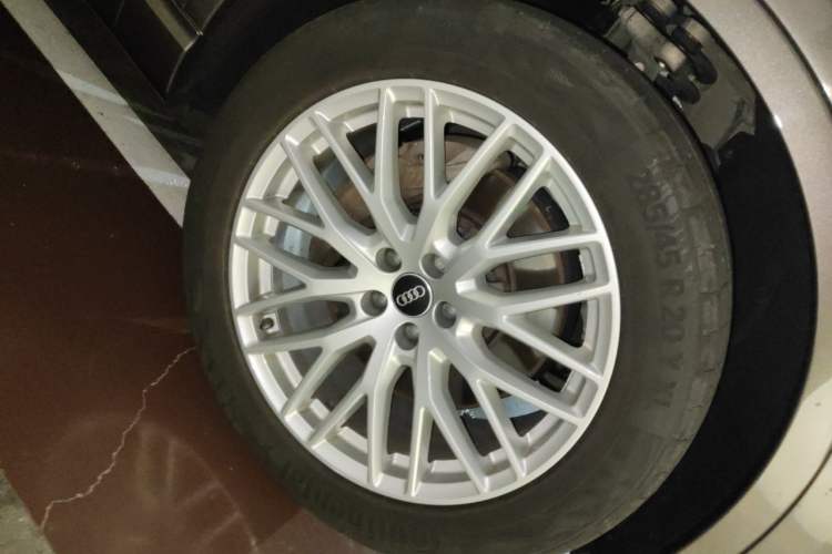 Used Audi Q7 2016 45 TFSI S line Sport Edition Right Front Wheel Hub