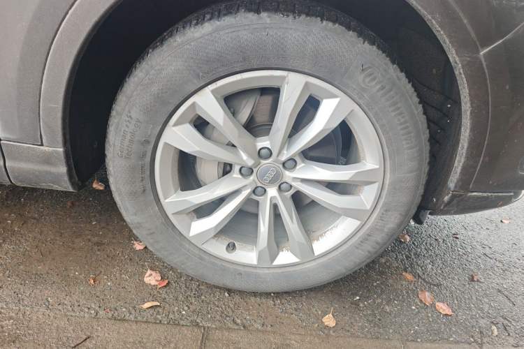 Used Audi Q7 2016 40 TFSI Comfort Model Right Front Wheel Hub