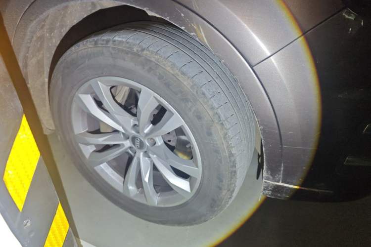 Used Audi Q7 2016 45 TFSI Technology Edition Right Front Wheel Hub