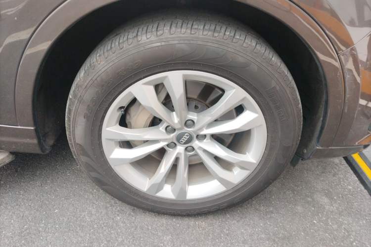 Used Audi Q7 2016 45 TFSI Technology Edition Right Front Wheel Hub