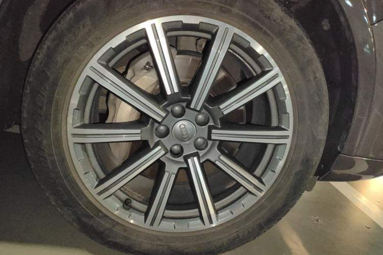 Used Audi Q7 2016 45 TFSI S line Sport Edition Right Front Wheel Hub