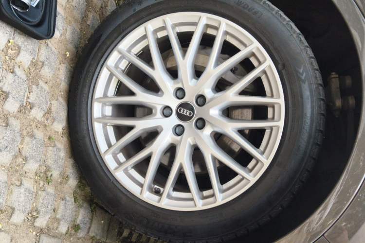 Used Audi Q7 2016 45 TFSI S line Sport Edition Right Front Wheel Hub