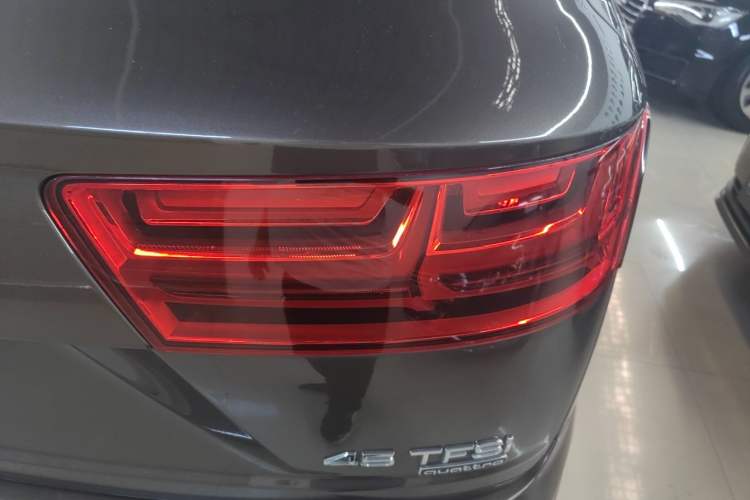 Used Audi Q7 2016 45 TFSI Technology Edition Right Rear Taillight
