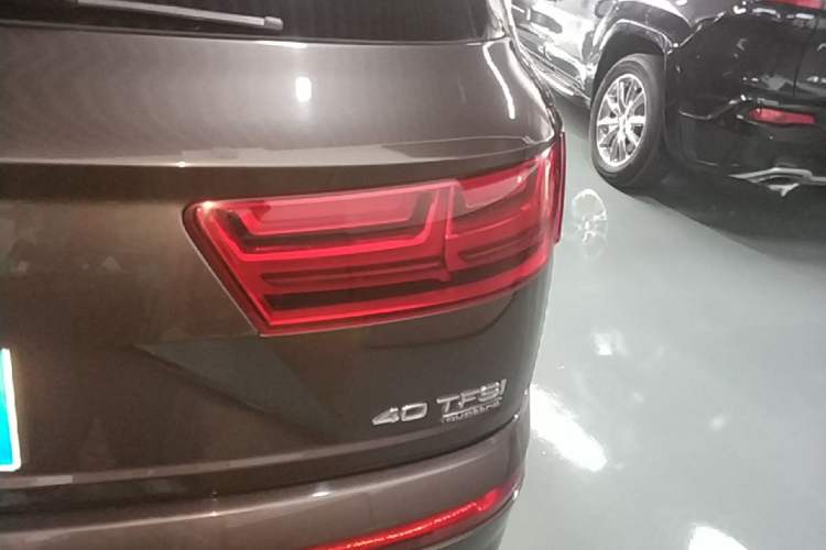 Used Audi Q7 2016 40 TFSI Comfort Model Right Rear Taillight