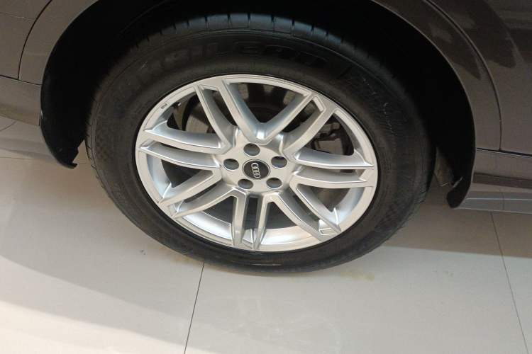 Used Audi Q7 2016 40 TFSI S line Sport Edition Right Rear Wheel Hub