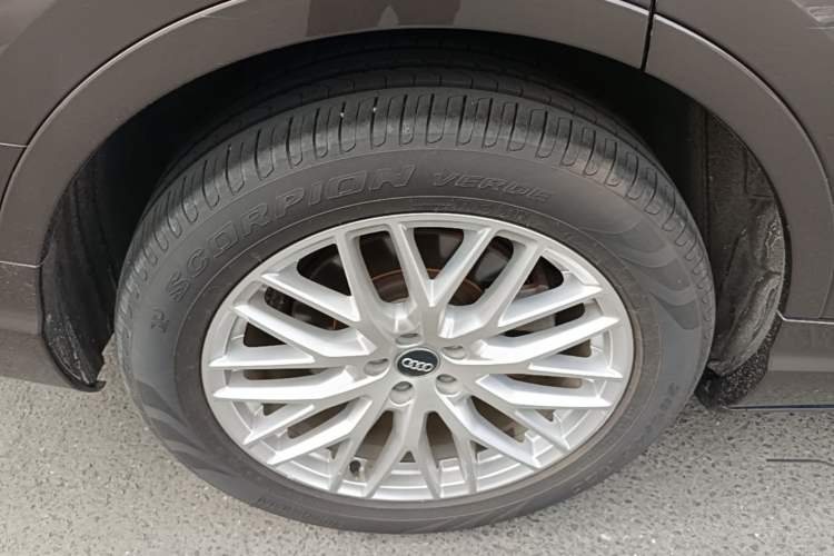 Used Audi Q7 2016 45 TFSI S line Sport Edition Right Rear Wheel Hub