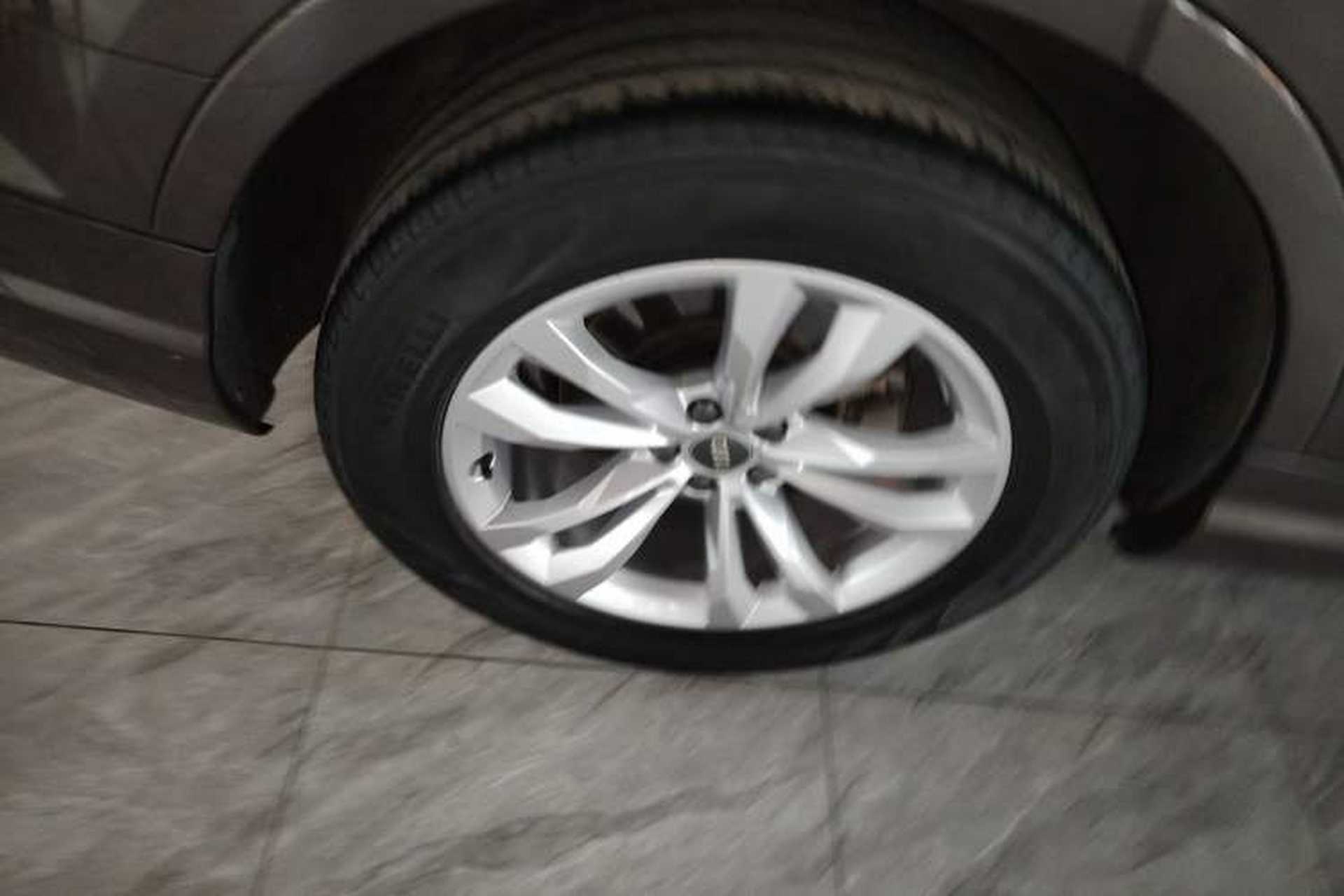 Used Audi Q7 2016 40 TFSI Comfort Model Right Rear Wheel Hub