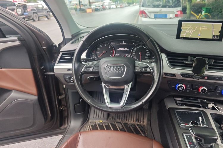 Used Audi Q7 2016 40 TFSI Comfort Model Steering Wheel