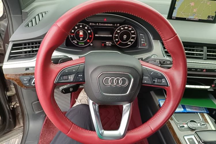 Used Audi Q7 2016 45 TFSI S line Sport Edition Steering Wheel
