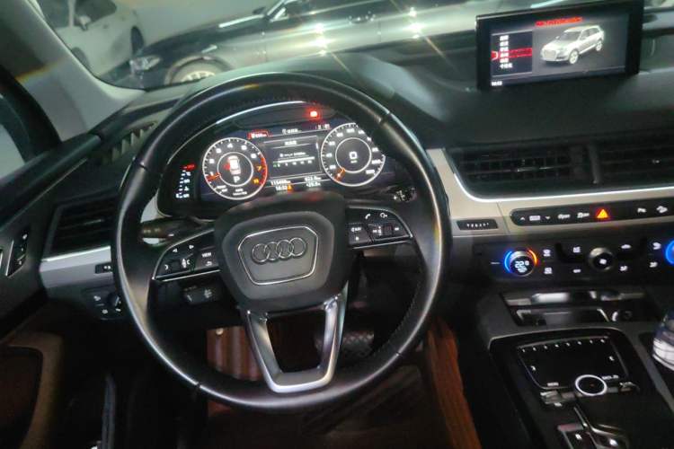 Used Audi Q7 2016 45 TFSI Technology Edition Steering Wheel