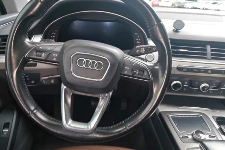 Used Audi Q7 2016 45 TFSI Technology Edition Steering Wheel