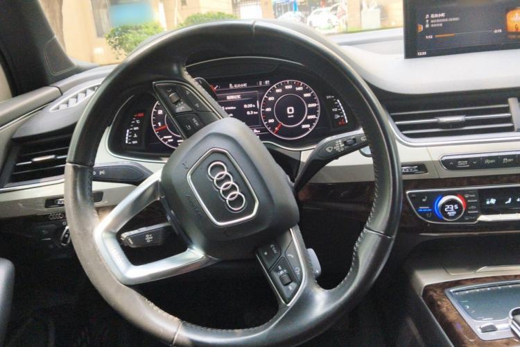 Used Audi Q7 2016 45 TFSI S line Sport Edition Steering Wheel