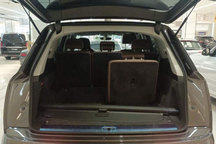 Used Audi Q7 2016 40 TFSI S line Sport Edition Trunk