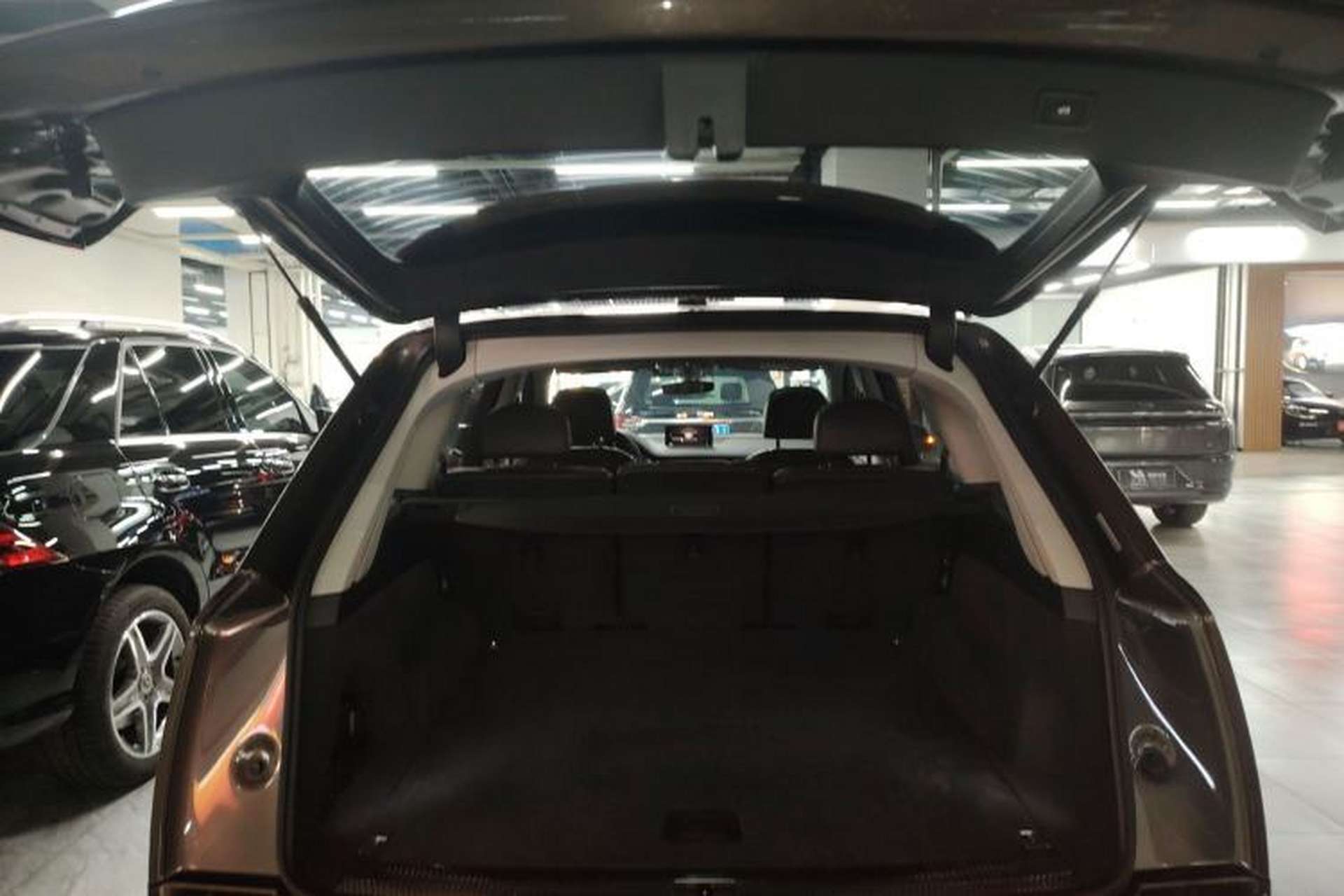 Used Audi Q7 2016 40 TFSI Comfort Model Trunk