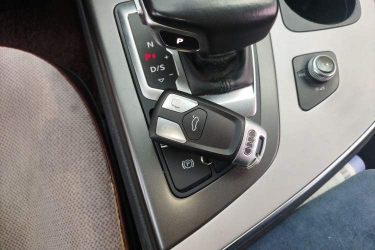 Used Audi Q7 2016 45 TFSI Technology Edition Vehicle Key