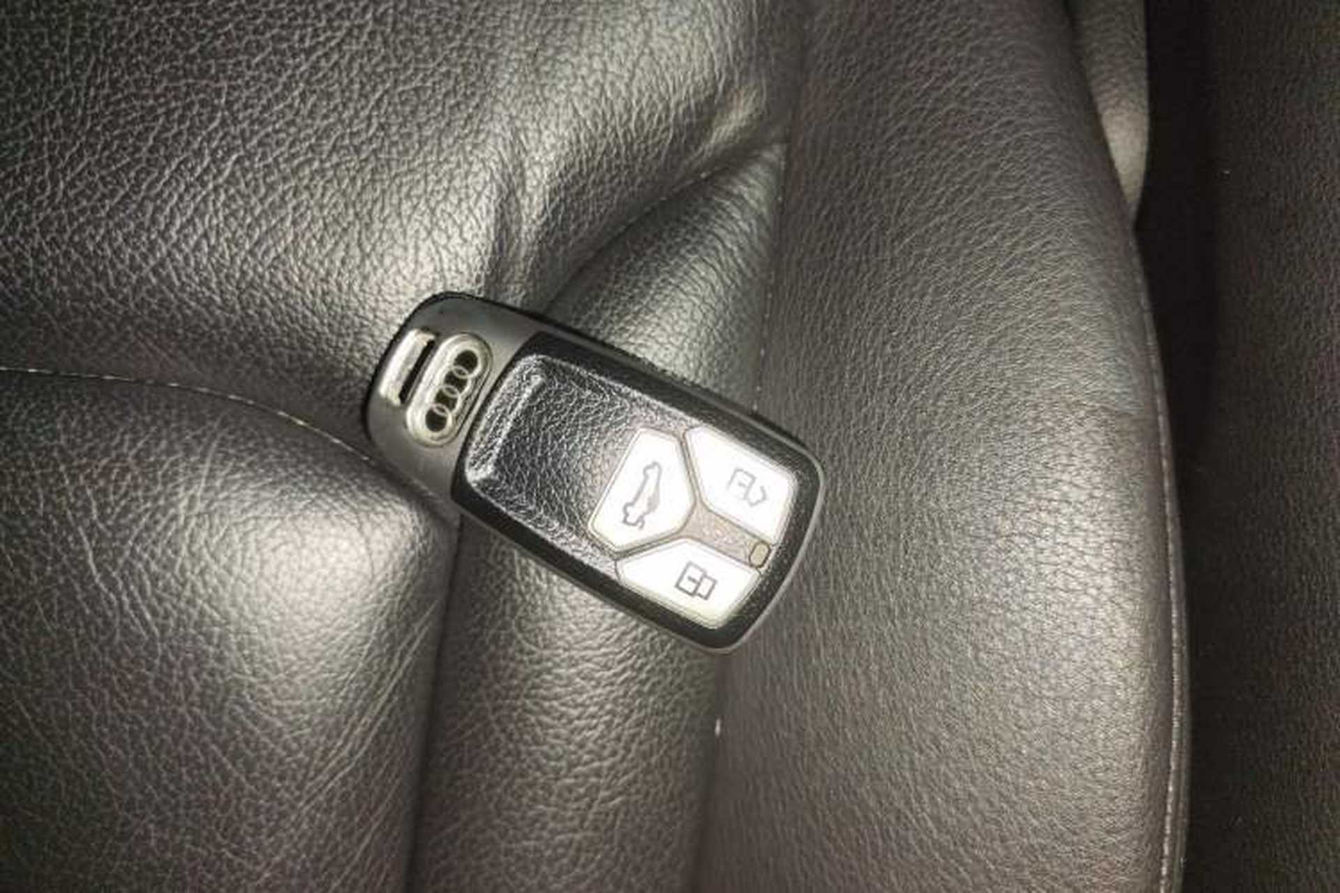 Used Audi Q7 2016 40 TFSI Comfort Model Vehicle Key