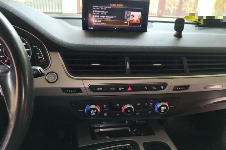 Used Audi Q7 2016 40 TFSI Comfort Model Audio And AC Panel