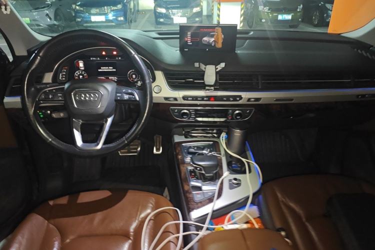Used Audi Q7 2016 45 TFSI S line Sport Edition Center Console