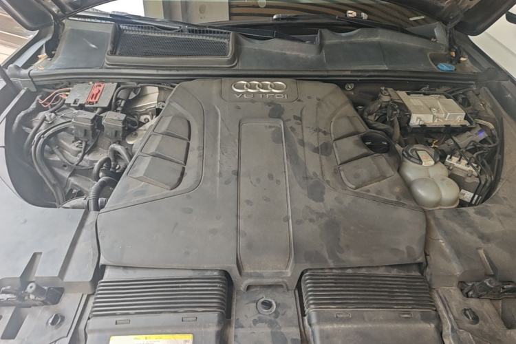 Used Audi Q7 2016 45 TFSI Technology Edition Engine Bay