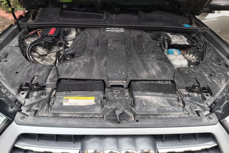 Used Audi Q7 2016 40 TFSI Comfort Model Engine Bay